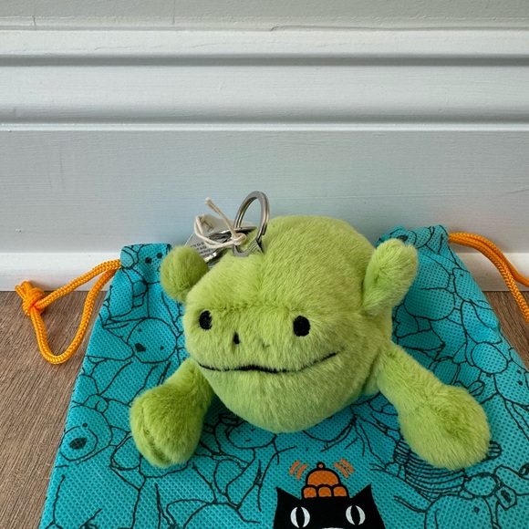 Jellycat Ricky Rain Frog Plush Keychain Charm with dust bag - Picture 4 of 7